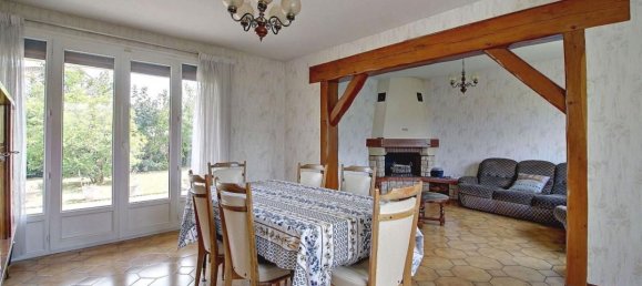 2 bedrooms House in Saint-Etienne-du-Rouvray, France No. 357178 2