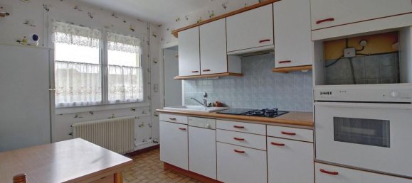 2 bedrooms House in Saint-Etienne-du-Rouvray, France No. 357178 3