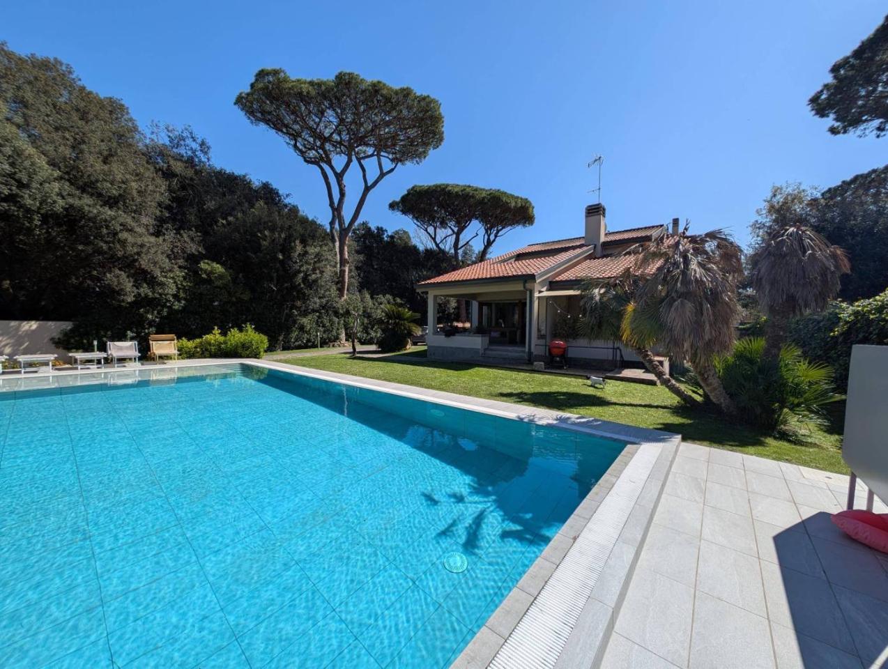 6غرفة فيلا في Fiumicino, Italy رقم 39862