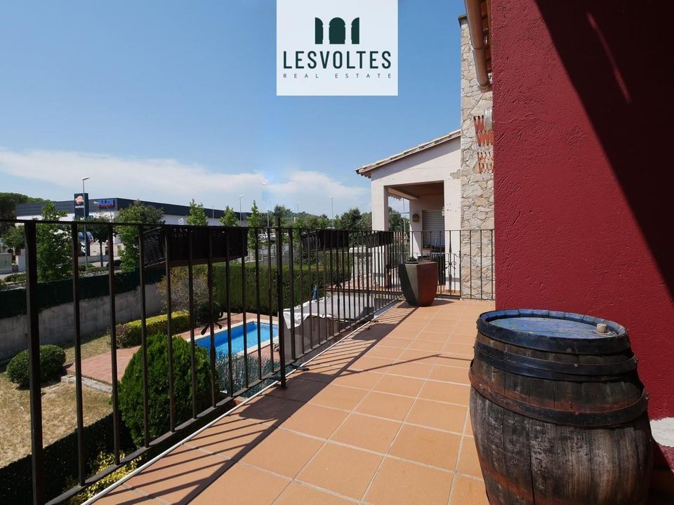 Квартира с 3 спальнями в Палафружель, Испания № 209955