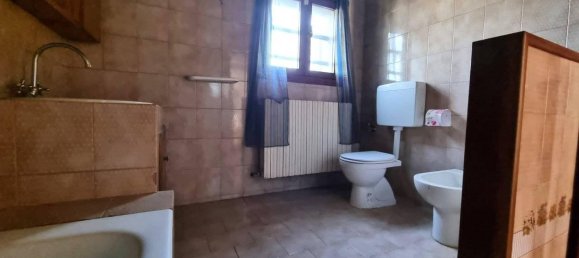 5 rooms House in Carpi, Italy No. 39380 7