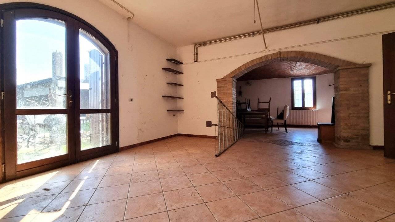 5 rooms House in Carpi, Italy No. 39380