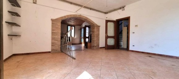 5 rooms House in Carpi, Italy No. 39380 2