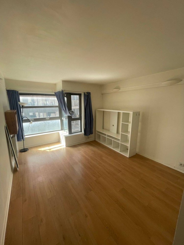 Studio in Le Kremlin-Bicetre, France No. 328659