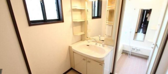 5 bedrooms House in Chiba, Japan No. 6401 2