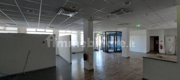 Коммерческая недвижимость 1185м² в Липомо, Италия № 319658 5