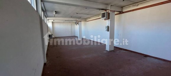 Коммерческая недвижимость 1185м² в Липомо, Италия № 319658 3