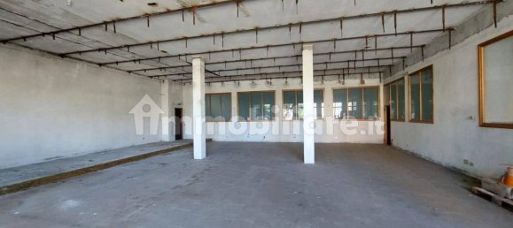 Коммерческая недвижимость 1185м² в Липомо, Италия № 319658 8