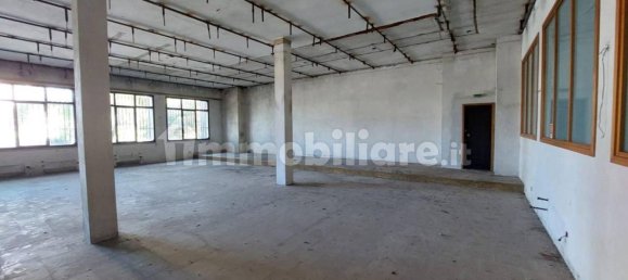 Коммерческая недвижимость 1185м² в Липомо, Италия № 319658 9