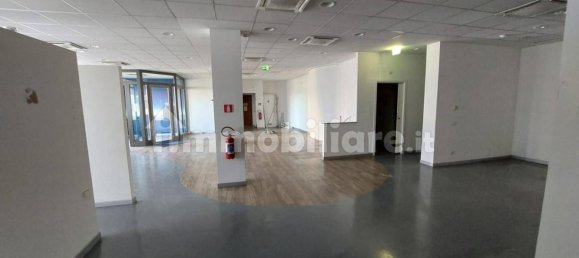 Коммерческая недвижимость 1185м² в Липомо, Италия № 319658 6