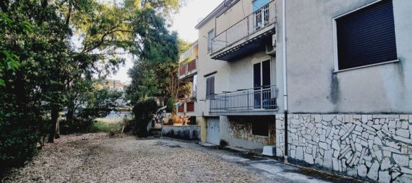 2 bedrooms Apartment in Aprilia, Italy No. 329361 4