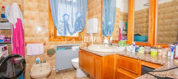 3 chambres Appartement à Modena, Italy No. 299109 9