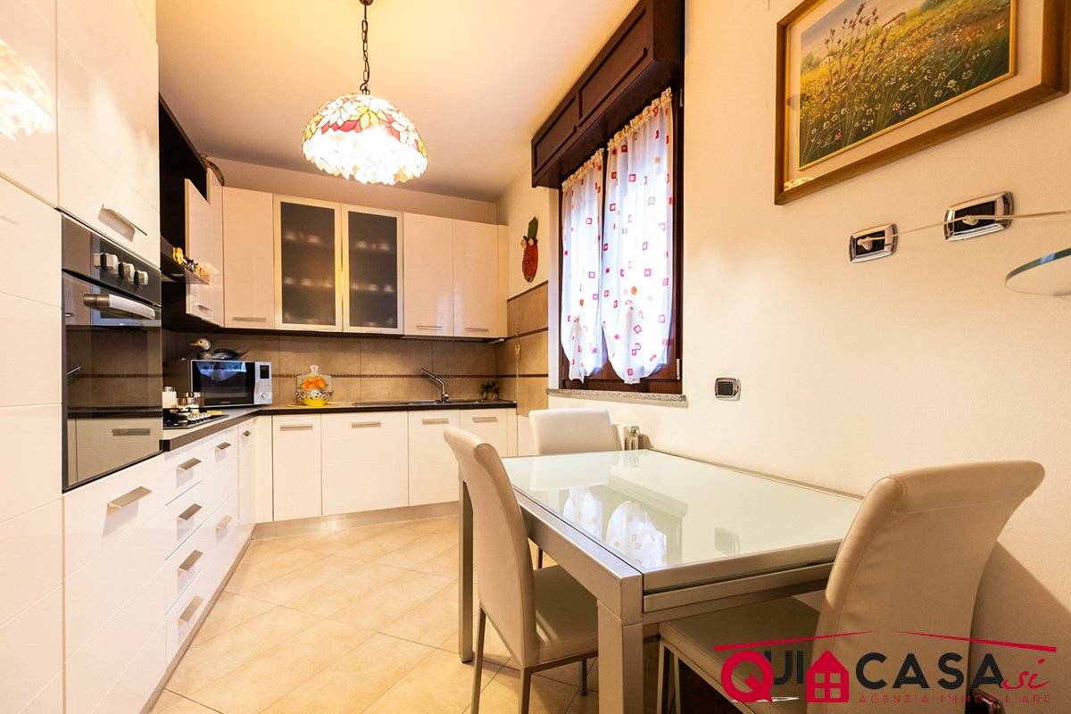 2 Schlafzimmer Wohnung in Paderno Dugnano, Italy, Nr. 98047