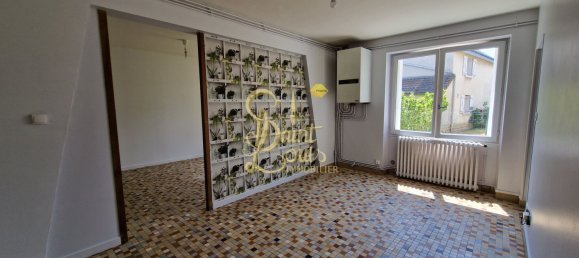 1 bedroom Apartment in L'Ile-Bouchard, France No. 61056 5