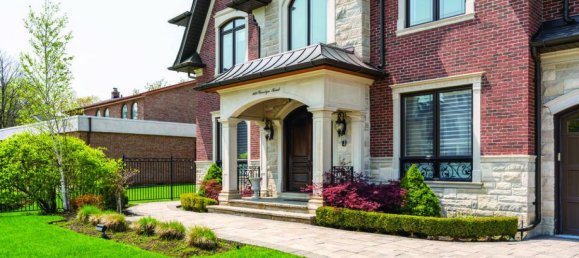 7 bedrooms House in Mississauga, Canada No. 76 3