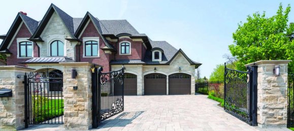 7 bedrooms House in Mississauga, Canada No. 76 2