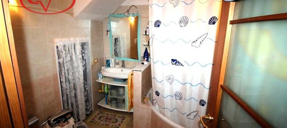 Casa de 4 habitaciónes en Montevarchi, Italy No. 238287 6