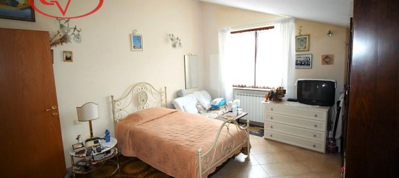 Casa de 4 habitaciónes en Montevarchi, Italy No. 238287 9