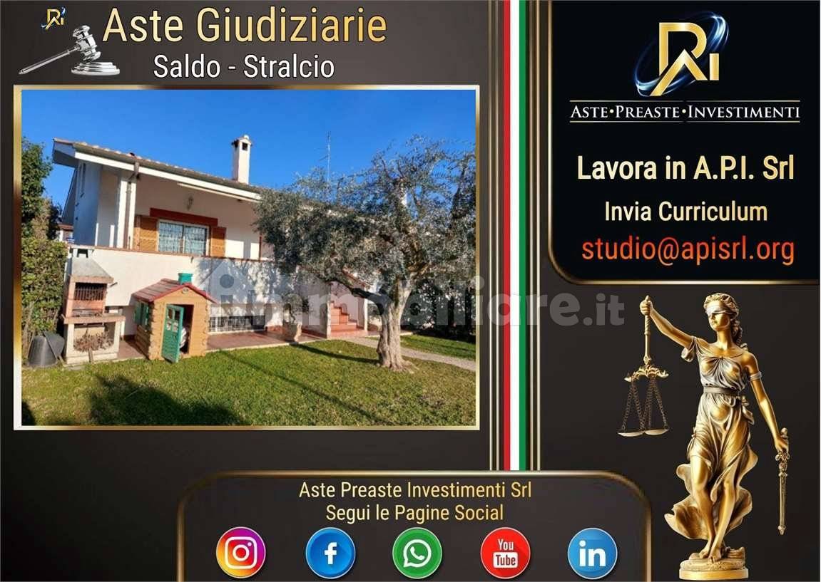 Дом с 4 спальнями в Рим, Италия № 273174