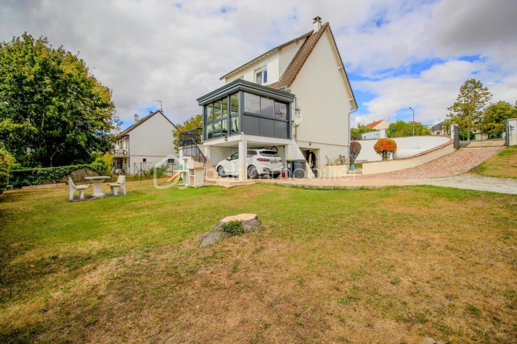 4 chambres Maison à Osny, France No. 336443