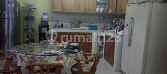 6 bedrooms House in Jakarta, Indonesia No. 1377 12