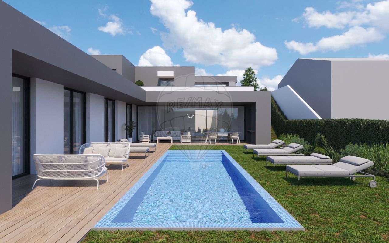  Land in Maia, Portugal No. 69552