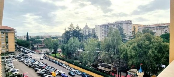 4 bedrooms Apartment in Rome, Italy No. 345134 2