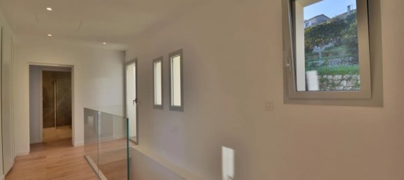 5 bedrooms Villa in Cannes, France No. 345109 15