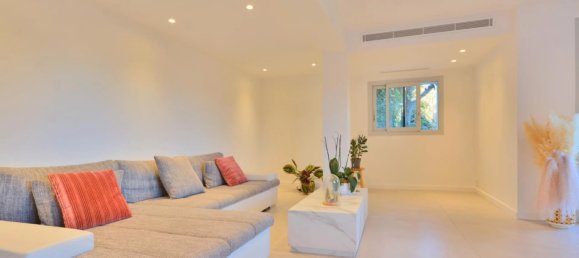 5 bedrooms Villa in Cannes, France No. 345109 10