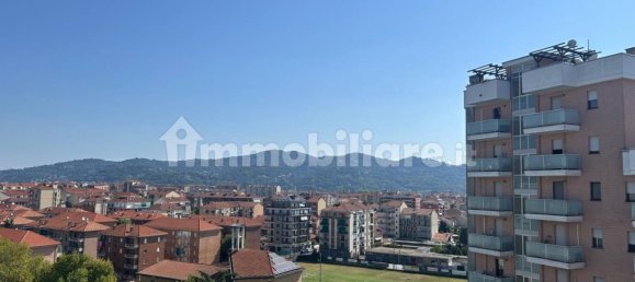 2 bedrooms Apartment in Turin, Italy No. 335395 12