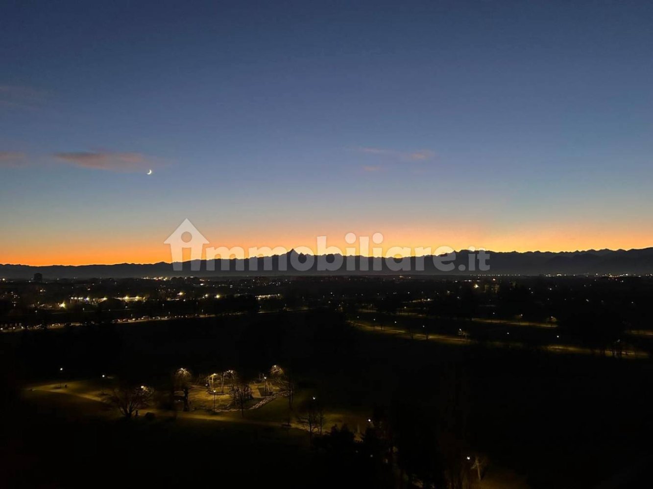 2 bedrooms Apartment in Turin, Italy No. 335395