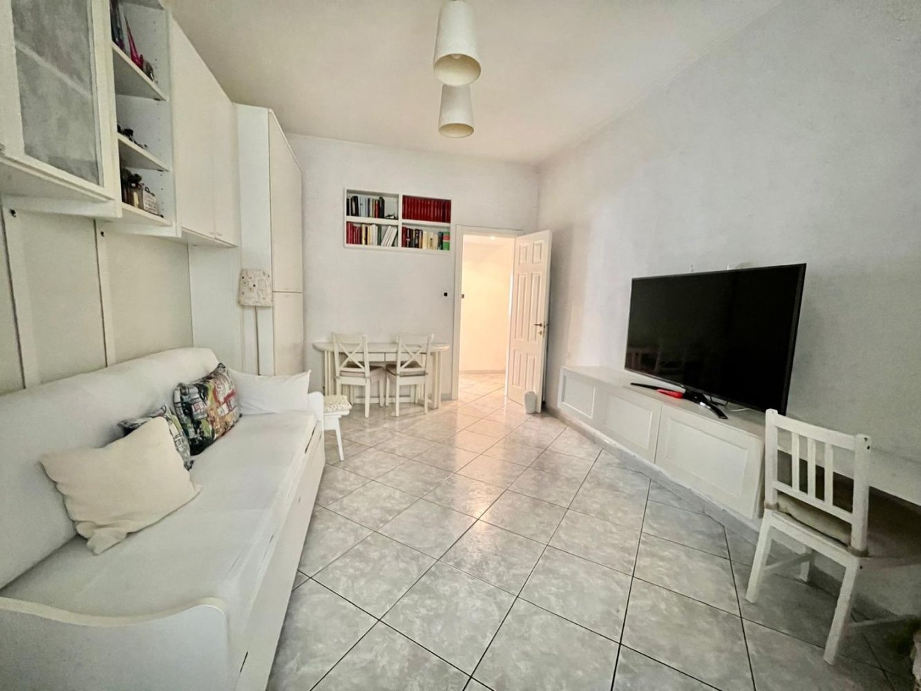 2 bedrooms Apartment in Rome, Italy No. 330880