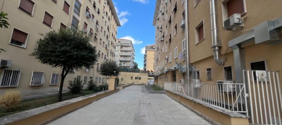 2 bedrooms Apartment in Rome, Italy No. 330880 12