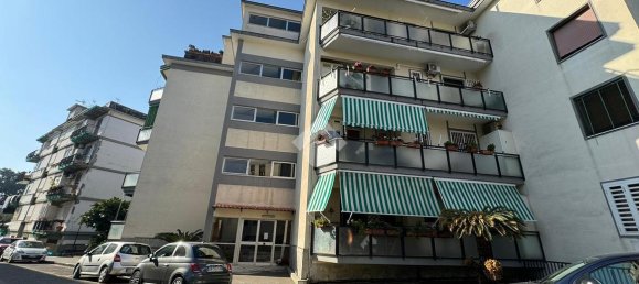 Квартира с 4 комнатами в Портичи, Италия № 110524 35