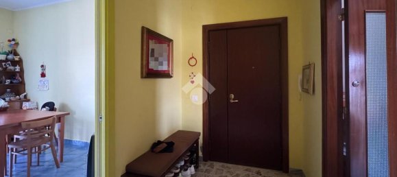 Квартира с 4 комнатами в Портичи, Италия № 110524 2