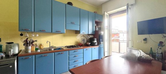 Квартира с 4 комнатами в Портичи, Италия № 110524 9