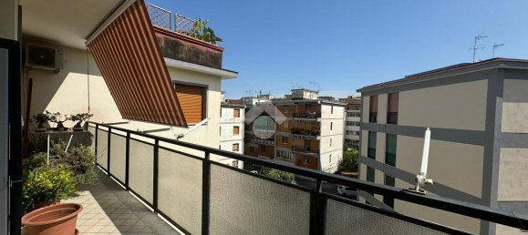 Квартира с 4 комнатами в Портичи, Италия № 110524 22