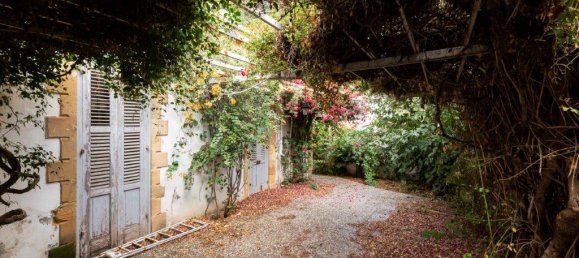 5 bedrooms House in Nicosia, Cyprus No. 16423 10