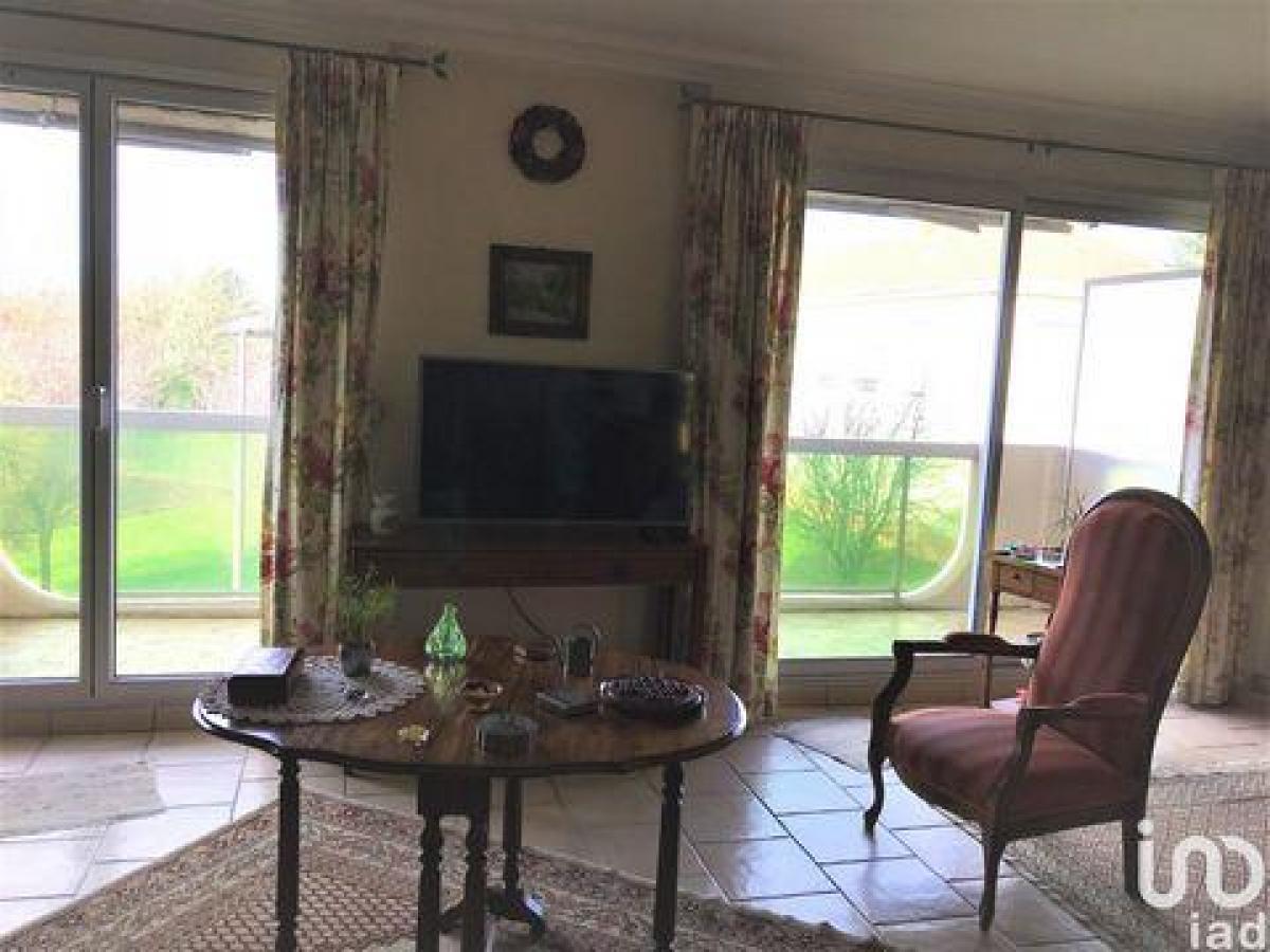 شقة 3 غرف نوم  في Le Bourget, France رقم 35380