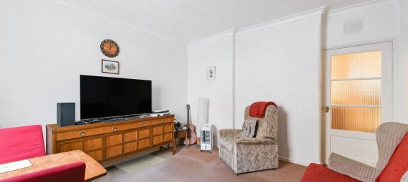 2 bedrooms Apartment in London, United Kingdom No. 9648 2