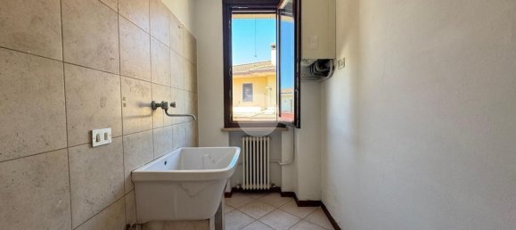 3 rooms Apartment in Curtatone, Italy No. 338419 12