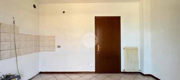 3 rooms Apartment in Curtatone, Italy No. 338419 4