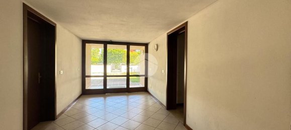 3 rooms Apartment in Curtatone, Italy No. 338419 18