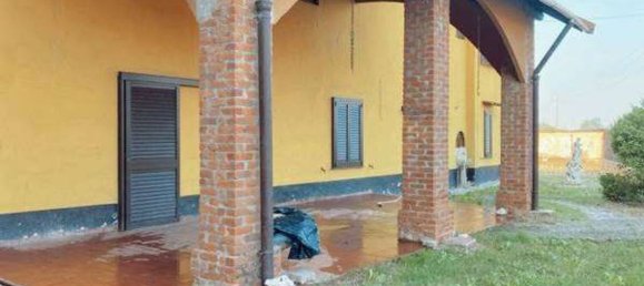 5-Zimmer Haus in Gambolò, Italy, Nr. 273257 2