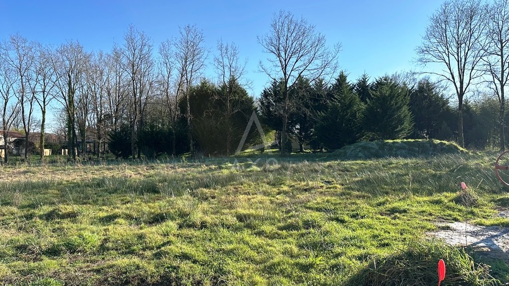  قطعة أرض في Cugand, France رقم 60143