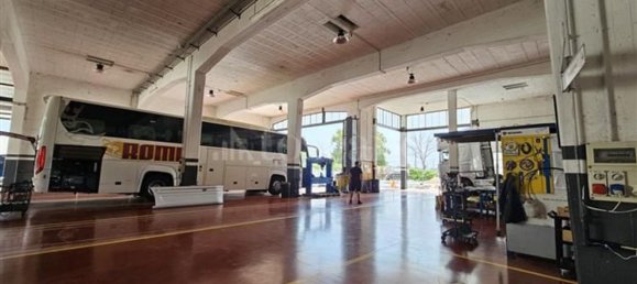 Склад 1500м² в Сабаудия, Италия № 373011 13