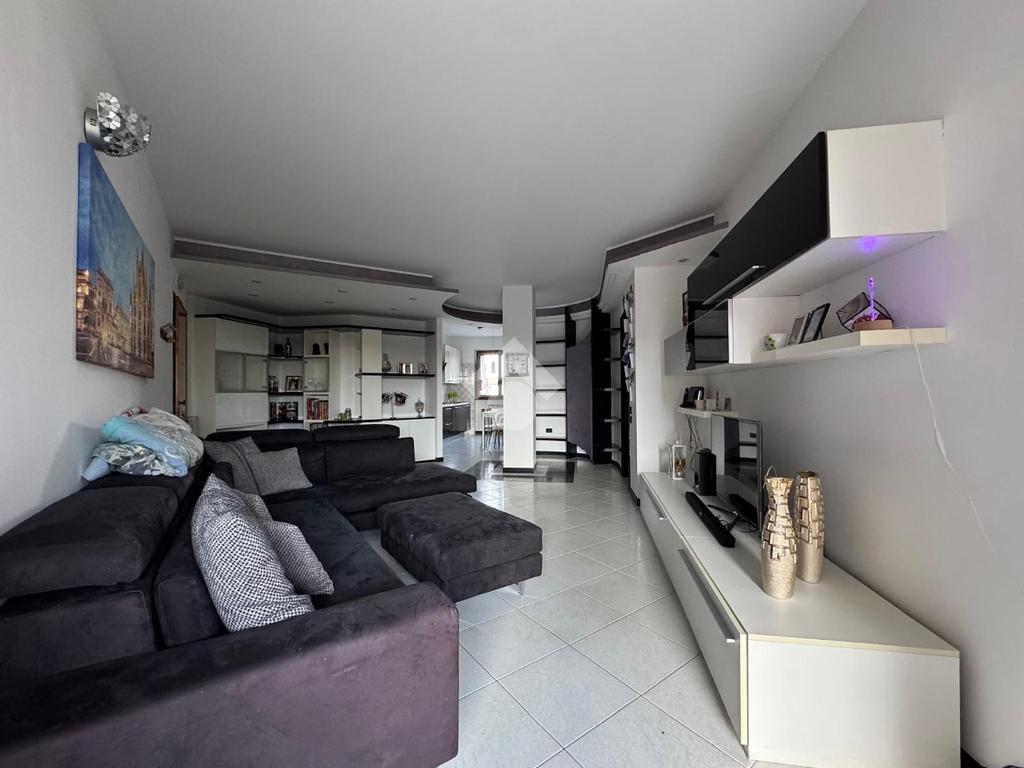 3 غرف نوم شقة في Bottanuco, Italy رقم 263347