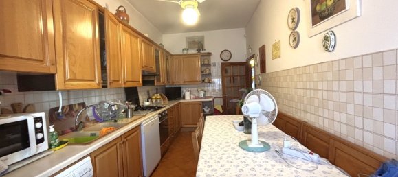 5 bedrooms Apartment in Florence, Italy No. 315942 2