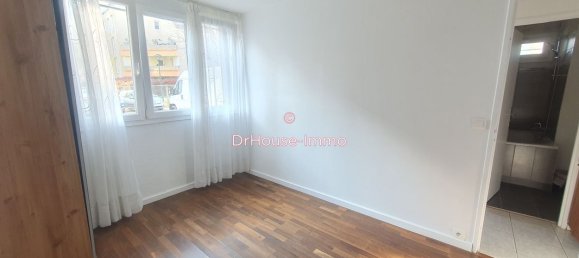 2 bedrooms Apartment in Colombes, France No. 121781 2