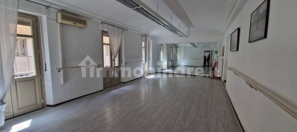 5 rooms Building in Turin, Italy No. 308398 3